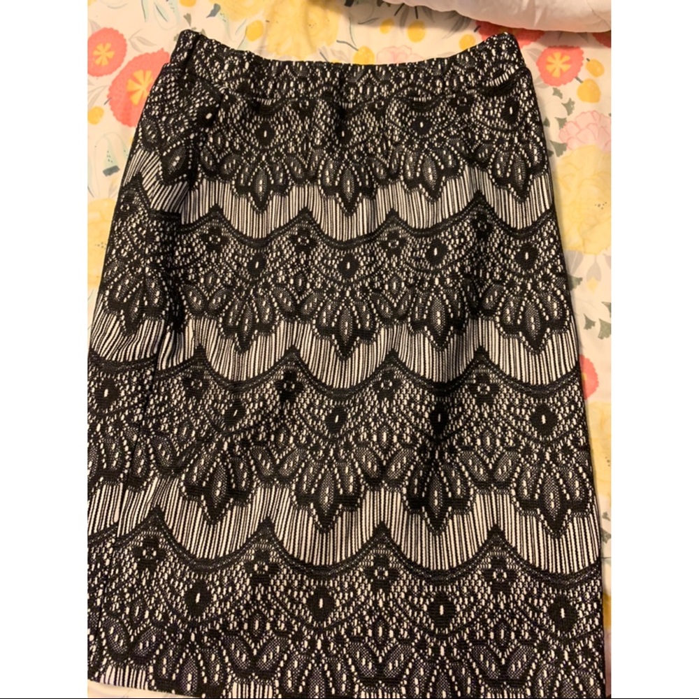 Melissa Paige small black&grey pencil skirt.